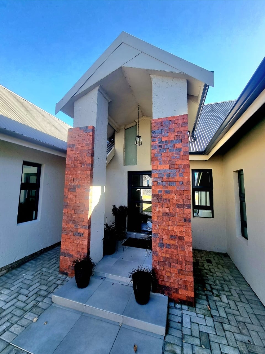 4 Bedroom Property for Sale in Vaal de Grace Golf Estate Free State